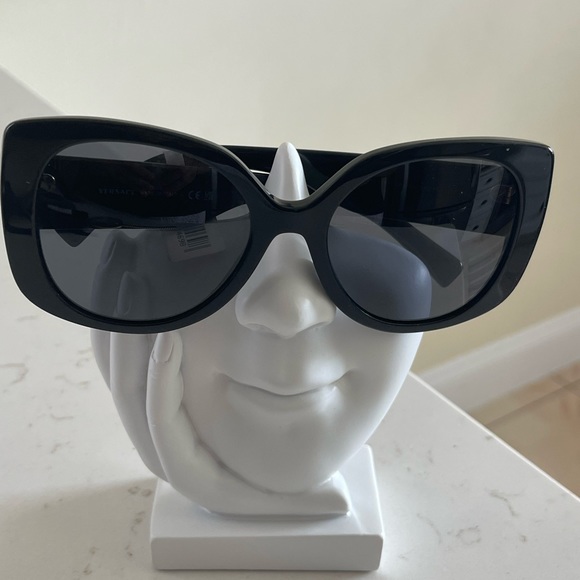 Brand New Versace Rectangle Acetate Sunglasses w/ Medusa Temples - Picture 2 of 11